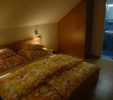 Sari Vendeghaz Guest house